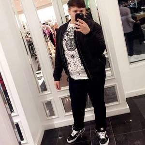 Meet your Posher, Angel